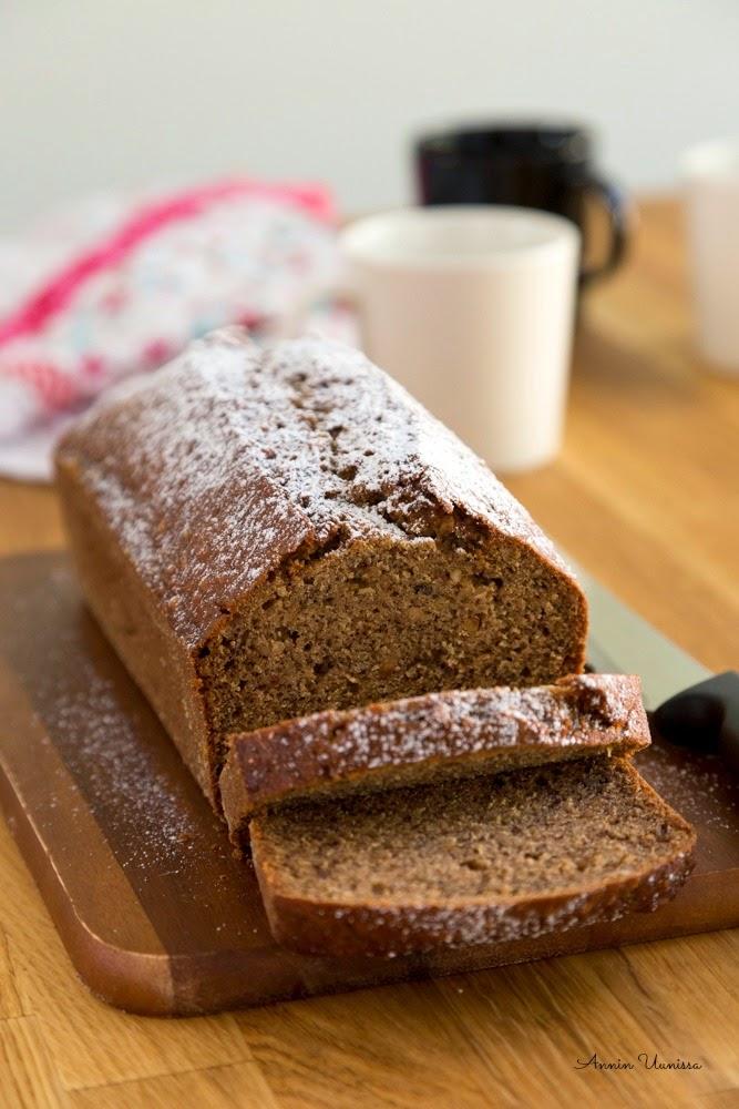 Mausteisen Pähkinäinen Banaanileipä