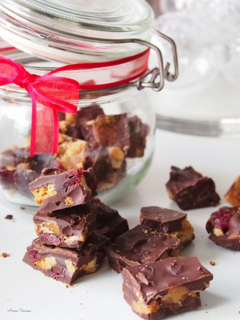 DIY Rocky Road Lahjaidea (Kaurakeksi-Dumbe-Karpalo)