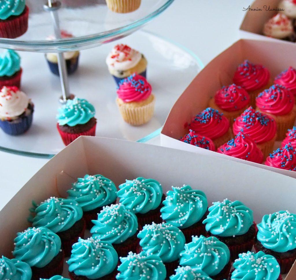 Vanilja Cupcakes ja DIY kakkuliput