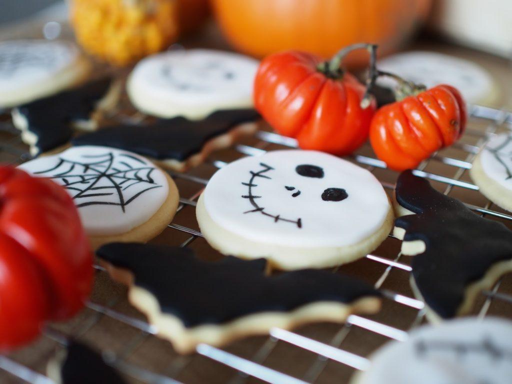 Halloween Lepakkokeksit & Pääkallokeksit