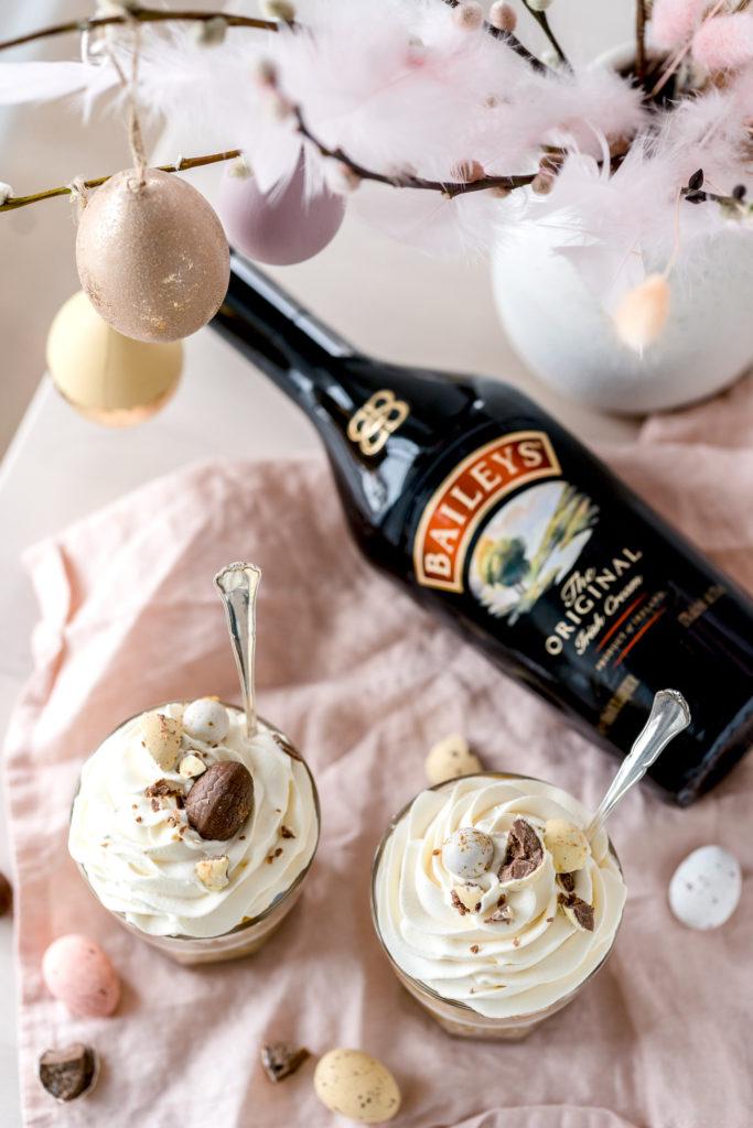 Baileys Pääsiäiskakut lasissa