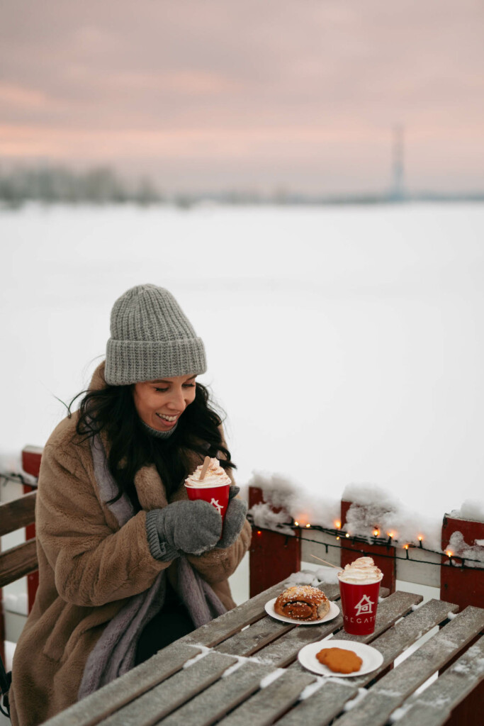 Kesällä ja talvella: Cafe Regatta