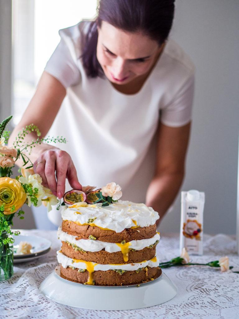 Pääsiäisen Mango-Passion Naked Cake (G)