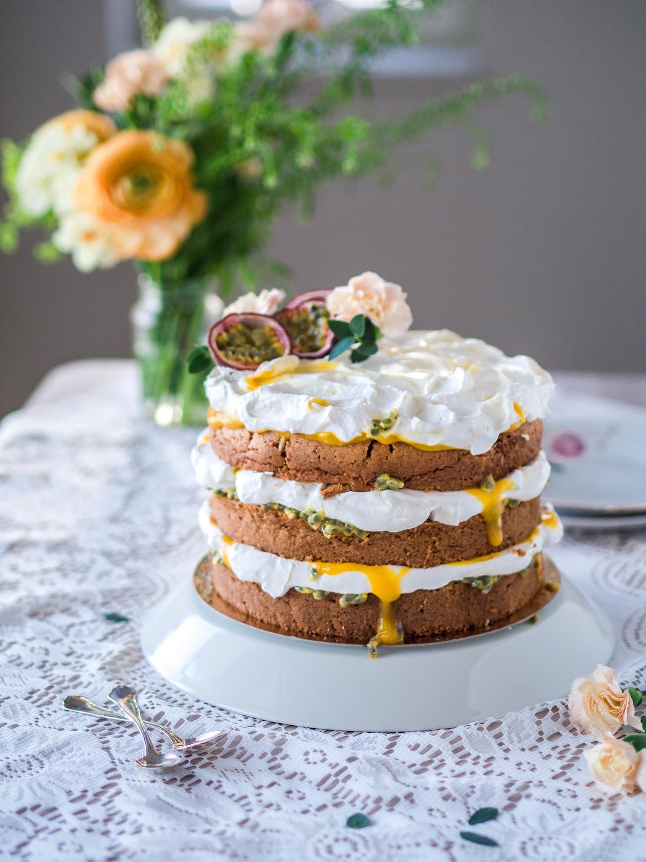 Pääsiäisen Mango-Passion Naked Cake (G)