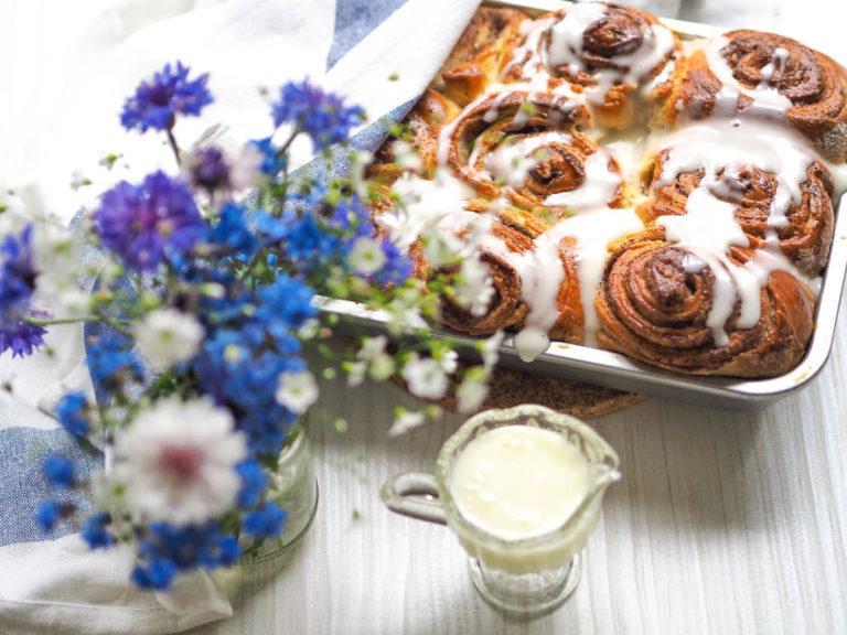 Mehevät Kanelipullat – Cinnamon Rolls