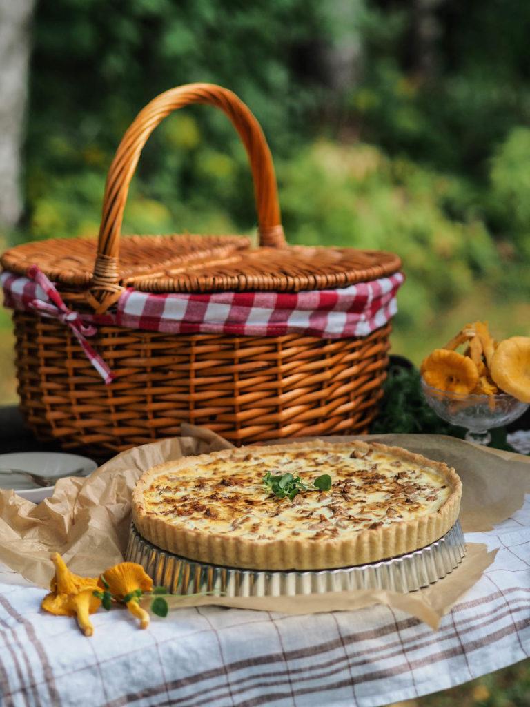 Herkullinen Pekoni-Kanttarellipiirakka