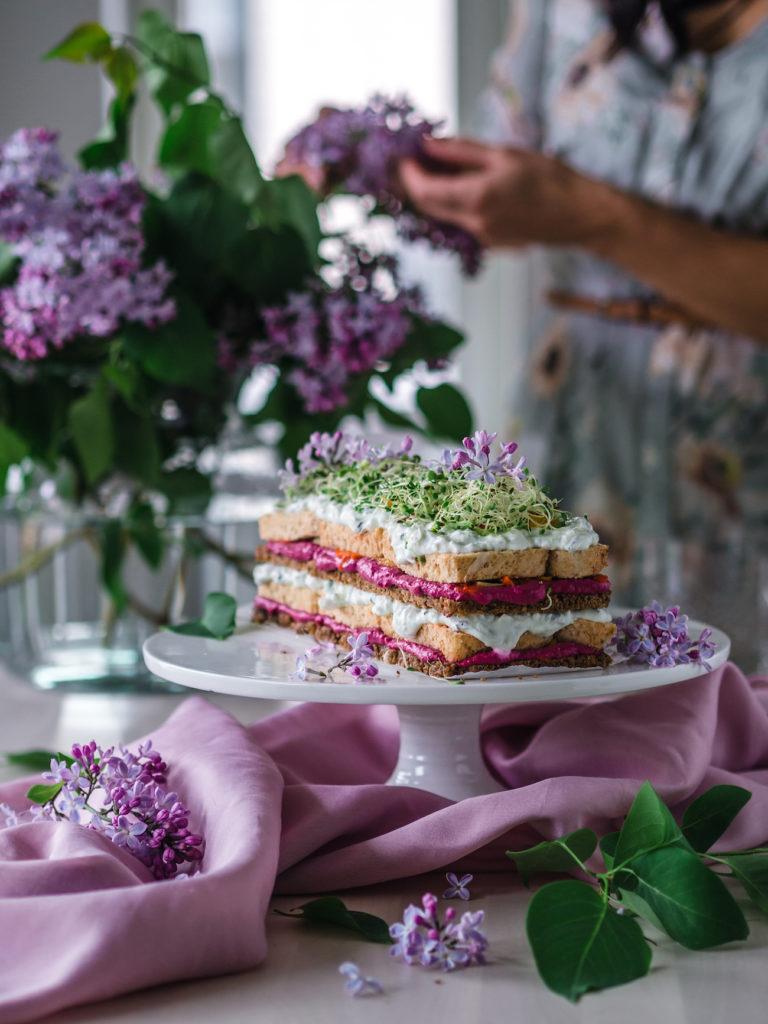 Välimerellinen Kasvisvoileipäkakku