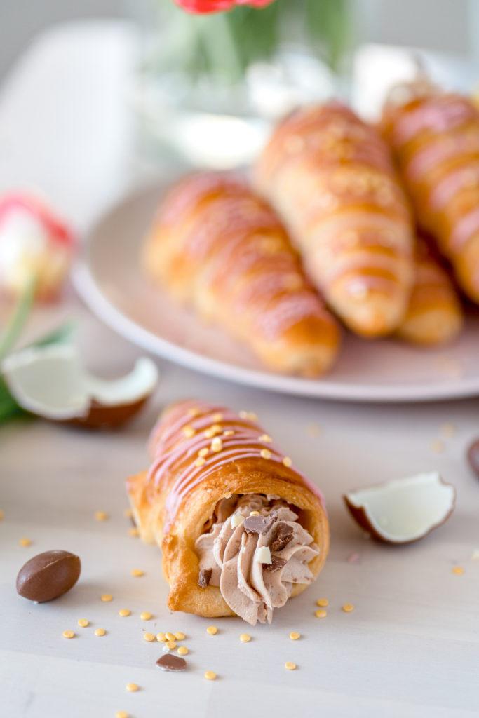 Kindermoussella täytetyt Croissant-tuutit