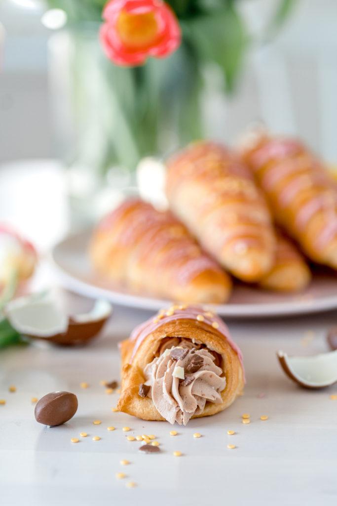 Kindermoussella täytetyt Croissant-tuutit