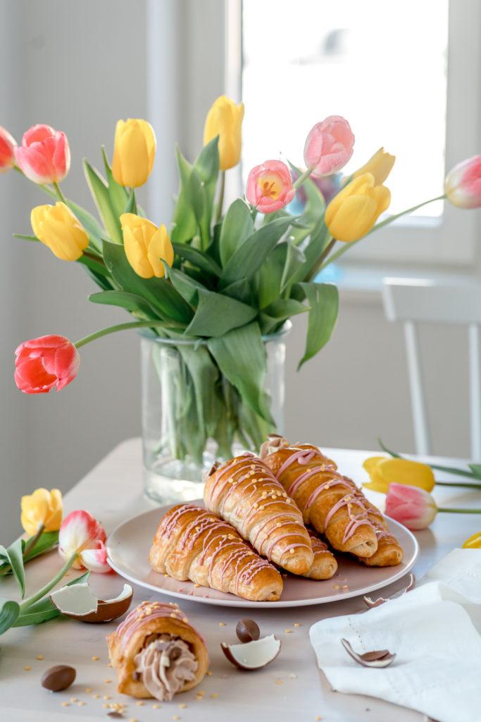 Kindermoussella täytetyt Croissant-tuutit