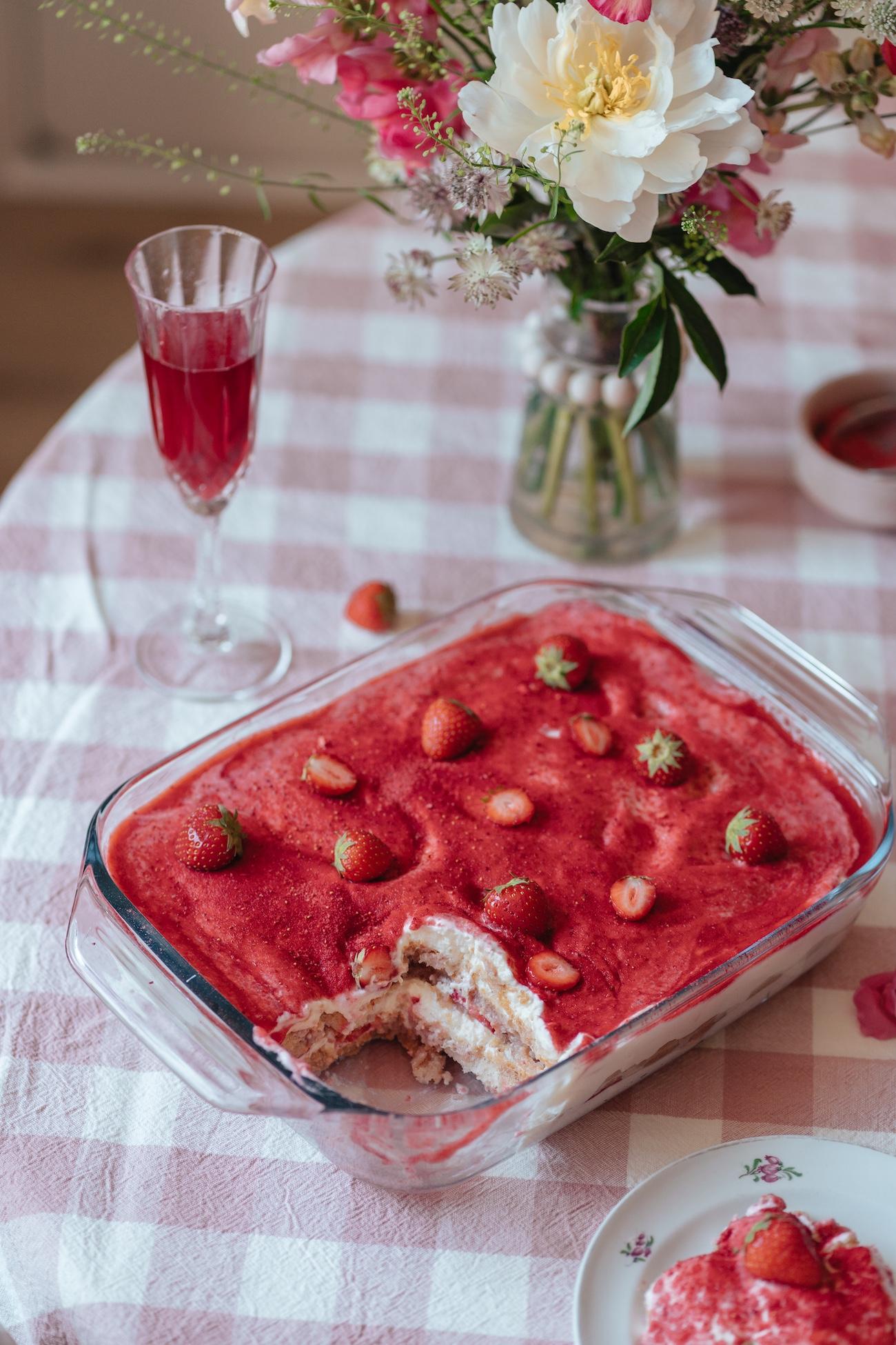 Ihana Mansikkatiramisu
