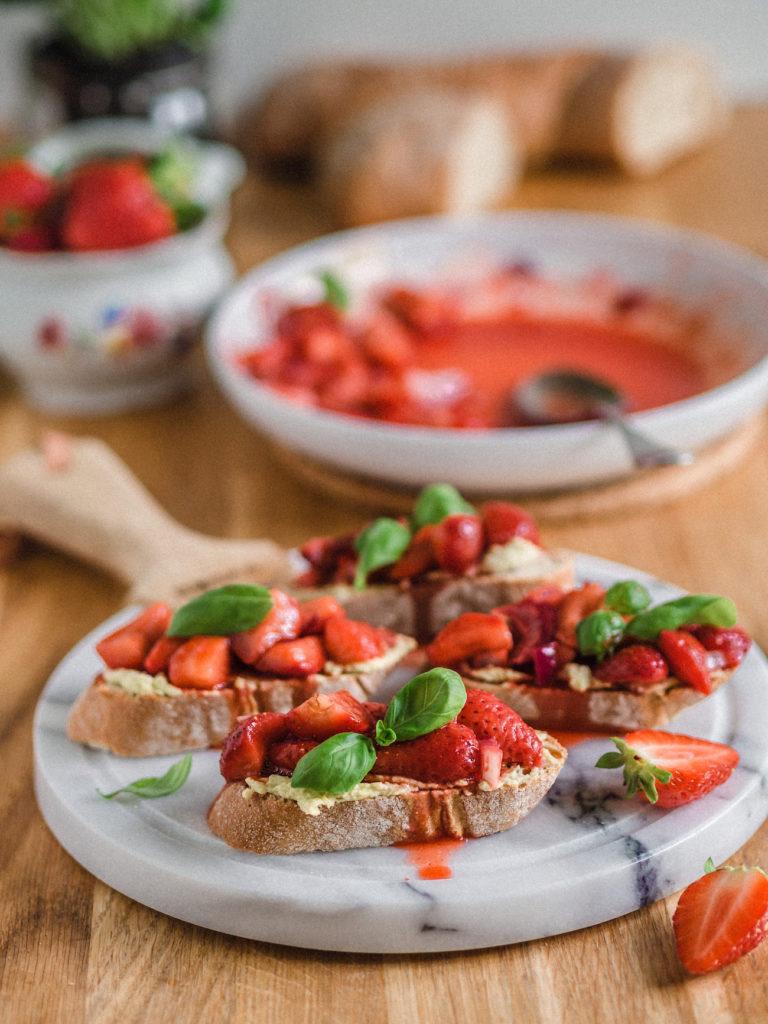 Paahdettu Mansikka-Bruschetta (Ve)