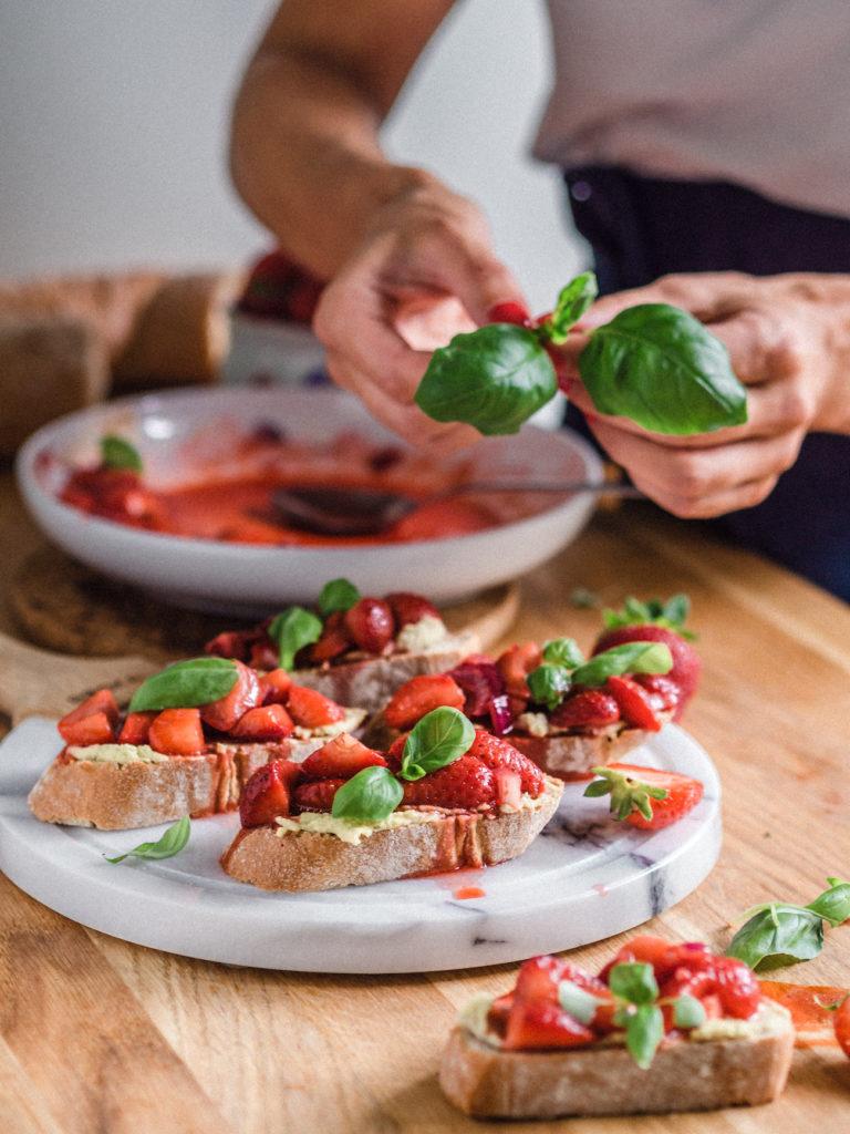 Paahdettu Mansikka-Bruschetta (Ve)