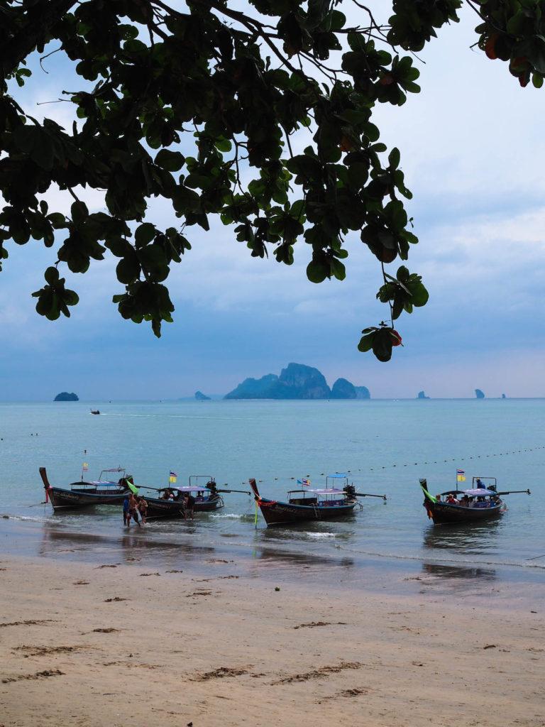 Thaimaa - Ao Nang: Saaria, herkkuja ja ananaksia