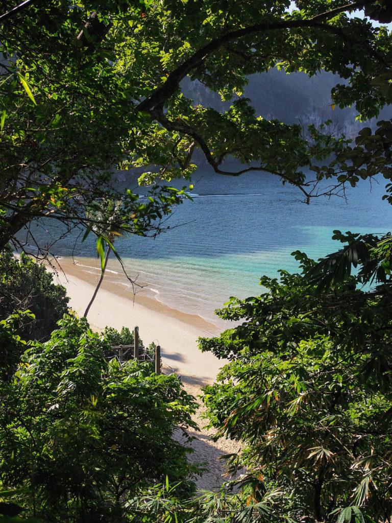 Thaimaa - Ao Nang: Saaria, herkkuja ja ananaksia