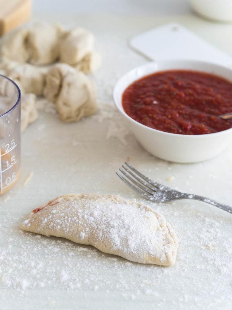 Tomaatti-Mozzarella Panzerotti